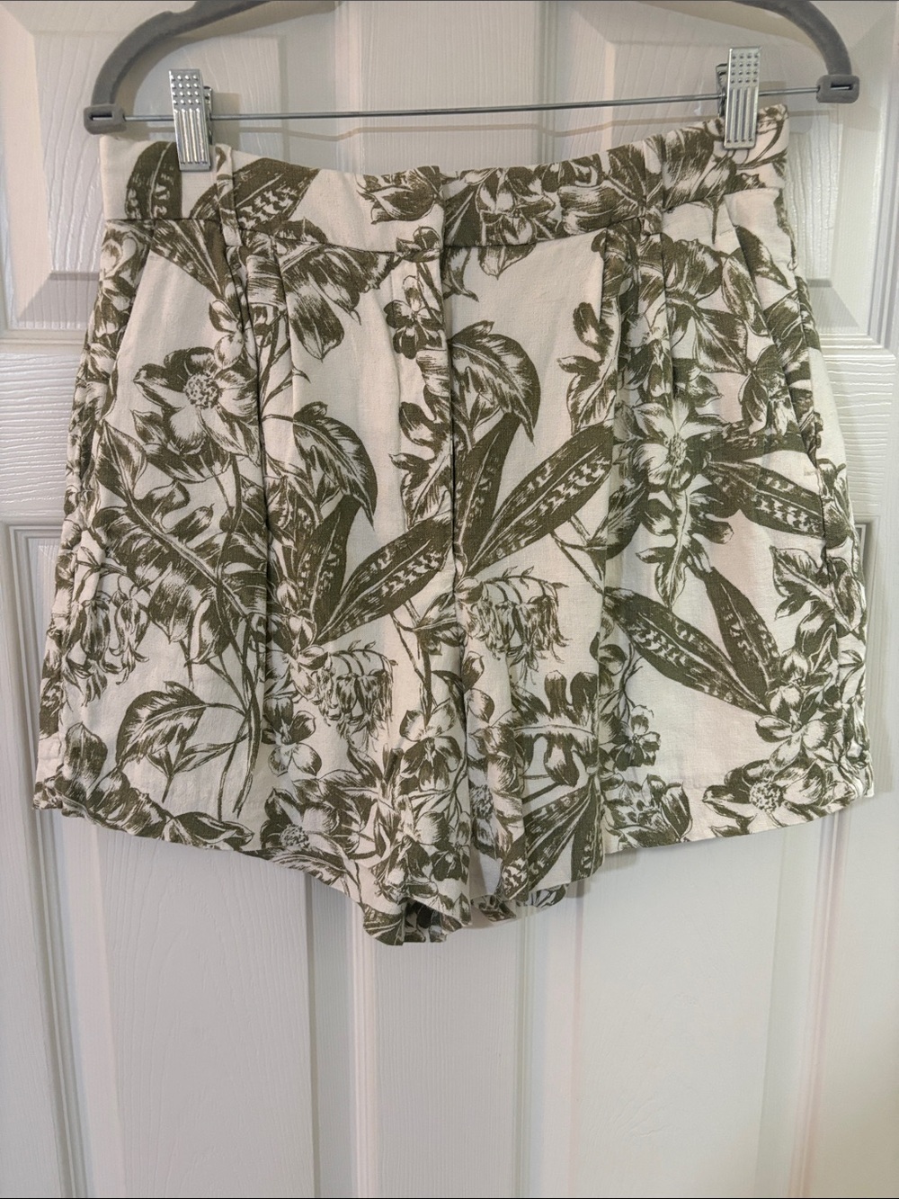 Abercrombie & Fitch Olive Green Floral High-Waist Shorts Size 10